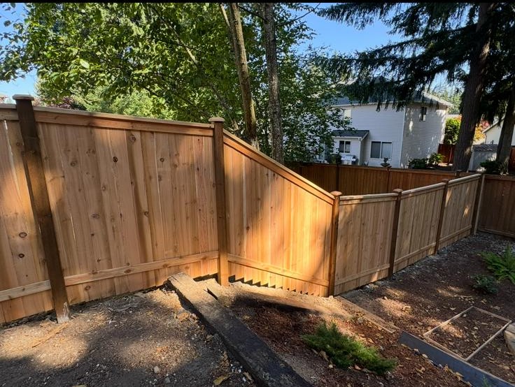 De Dios Construction LLC fence 8
